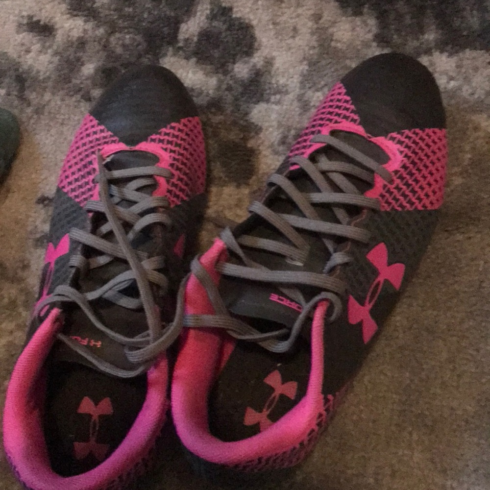 brand new under armor cleats, size 6